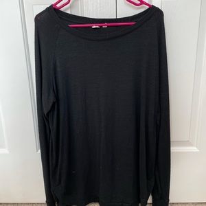Black long sleeve tee
